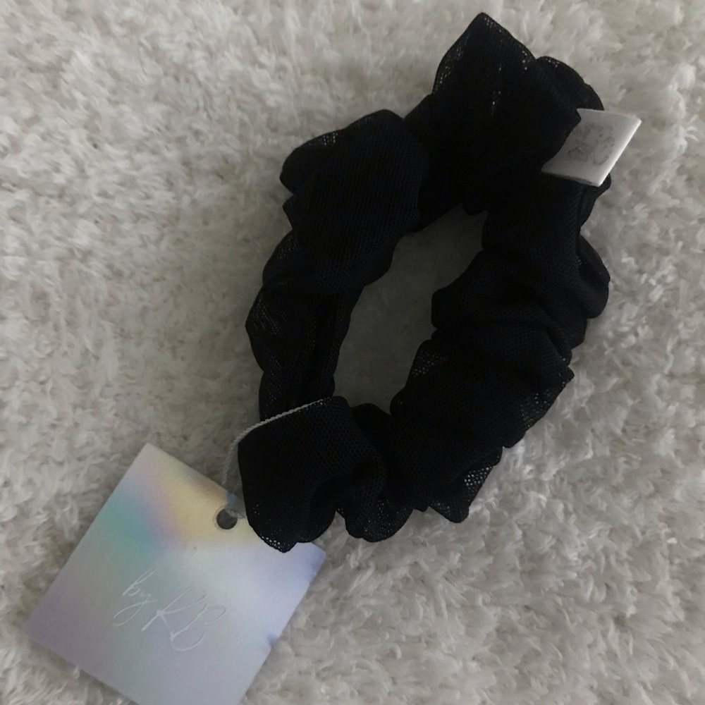 Dewedit Scrunchie - Picture 2 of 2
